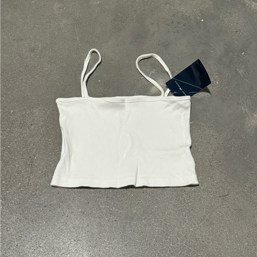 white straight line ribbed crop top